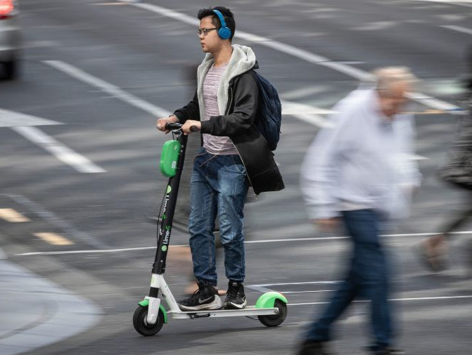 Cinco consejos de seguridad para conducir patinetes eléctricos