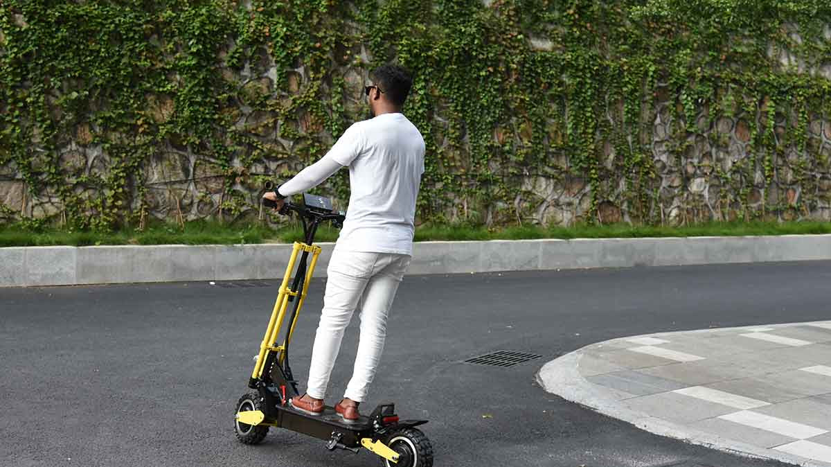 What are the reasons to buy a long range electric Scooter